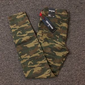 🔥HOST PICK🔥 True Religion Camouflage Pants - NWT